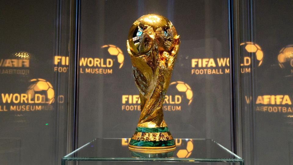 Makers of the FIFAe World Cup Trophy - Thomas Lyte