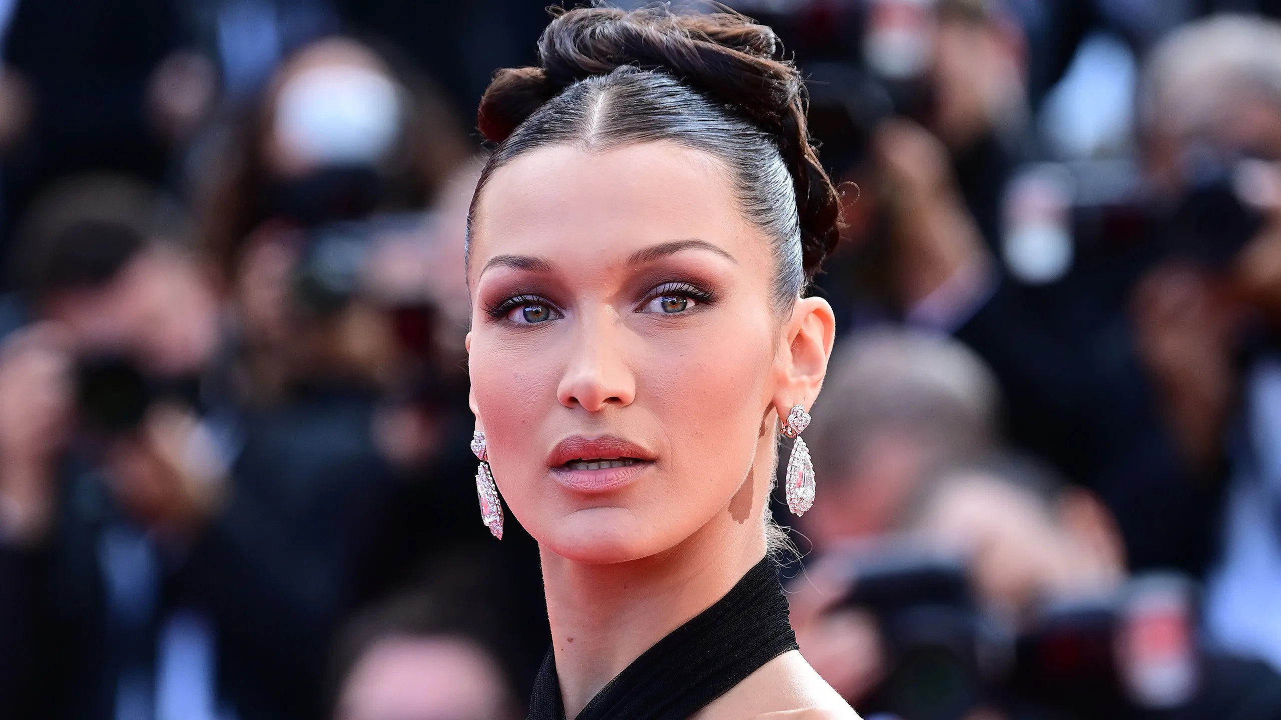 Bella Hadid Net Worth, Salary and Earnings 2023 - Wealthypipo